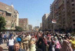 الآلاف في مسيرة حاشدة بالعمرانية