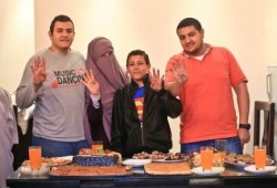 الإفراج عن "عبادة حمعة" أصغر معتقل في مصر .. وأسرته تحتفل به (صور)