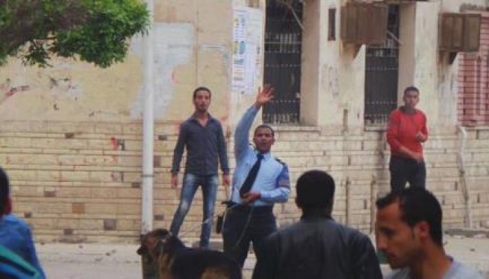 بالصور .. أمن الانقلاب يطلق "كلاب بوليسية" على طلاب جامعة الزقازيق