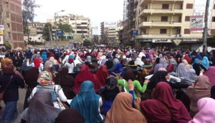 طلاب جامعة ‫‏المنصورة‬ يتحدون أمن الانقلاب و ينجحون في الخروج من الجامعة في مظاهرة حاشدة