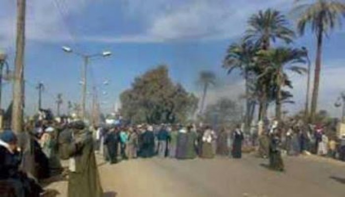 أهالي فاقوس يقطعون الطريق بأوامر المأمور