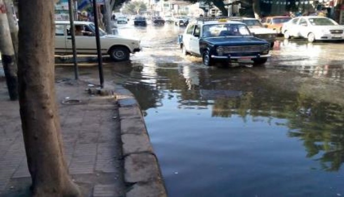 أحد الشوارع الرئيسية بطنطا يغرق في مياه الصرف الصحي وسط إهمال المسؤولين