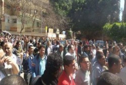 كلاب اﻷمن يفشلون في فض  مسيرة الشرعية  بالمهندسين بالغاز