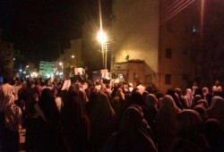 بالصور: سلسلة بشرية ومسيرة حاشدة بأسوان لرفض ترشح الخاين السيسي