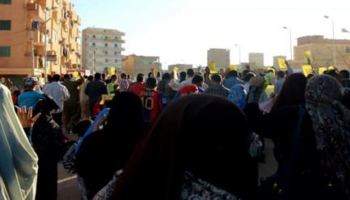 مسيرة لثوار الشرعية بأسوان تهتف ثوار أحرار حنكمل المشوار