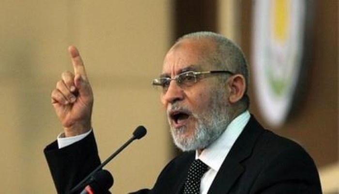 فضيلة المرشد للثوار :  لا يدفعكم ترشح السيسي للعنف أو اليأس