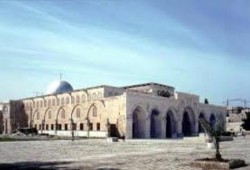 للمرة الـ3 خلال أيام قليلة : 300 صهيوني يقتحمون المسجد الأقصى