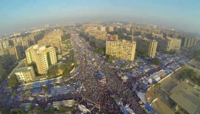 الكاتب الصحفي أحمد عطوان يبعث برسالة لأرض رابعة