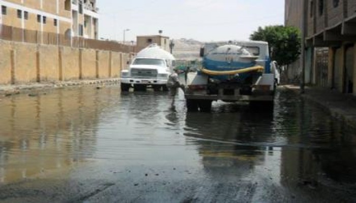 المنيا تغرق في الصرف الصحي وقطع مياه الشرب عن البيوت
