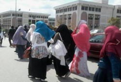 مسيرة وسلسلة بشرية ضد الانقلاب الدموى بجامعة قناة السويس بالإسماعيلية