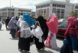 مسيرة وسلسلة بشرية ضد الانقلاب الدموى بجامعة قناة السويس بالإسماعيلية