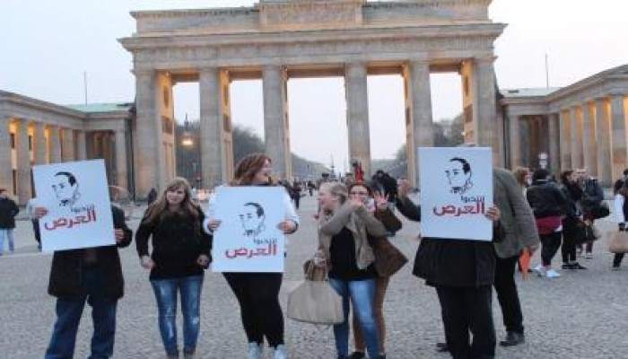 بالصور: هاشتاج (#انتخبوا_العـ ....) يصل إلى ألمانيا