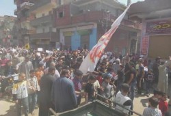 أهالى مسقط رأس الرئيس : "ثورة ثورة حتي النصر"