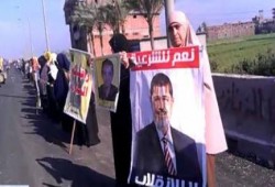 سلسلة بشرية لأهالي البصارطه للتنديد بالانقلاب العسكرى