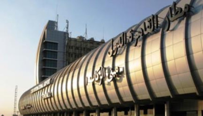 عطل فني في  طائرة رحلة  الجزائر يتسبب في عودتها  لمطار القاهرة بعد إقلاعها
