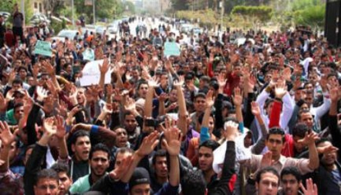 مظاهرات حاشدة بجامعة الأزهر تحت شعار "إدارة تفصل .. وجنود تسحل"