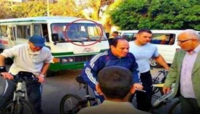 السيسي على دراجته الـ (بيجو) للمرة الثالثة في شوارع القاهرة