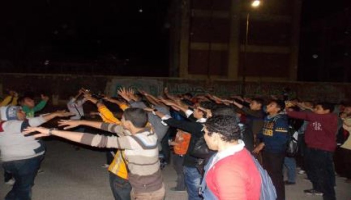 بالصور والفيديو: مسيرة ليلية لأولتراس ربعاوي ببورسعيد خلف مستشفى السائقين