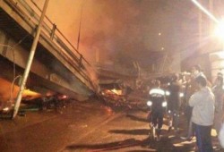 انهيار جزء من كوبري مشاه بالمعصرة إثر اصطدام سيارة نقل به