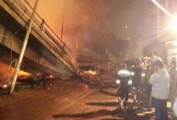 انهيار جزء من كوبري مشاه بالمعصرة إثر اصطدام سيارة نقل به