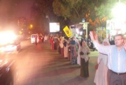 بالصور: وقفة ليلية لأحرار وسط القاهرة بجوار نادي "المقاولون"