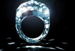 علماء فلك يكتشفون خاتمًا ضخمًا من الألماس فى الفضاء