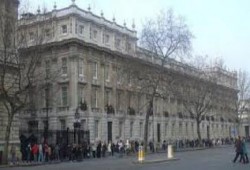 الخارجية البريطانية تنتقد تدهور أوضاع حقوق الإنسان في مصر خلال حكم الانقلاب