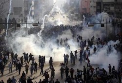 خبراء : زيارة آشتون تكشف عن الأزمة التي يعاني منها الانقلاب