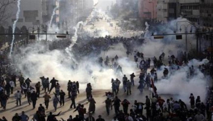 خبراء : زيارة آشتون تكشف عن الأزمة التي يعاني منها الانقلاب