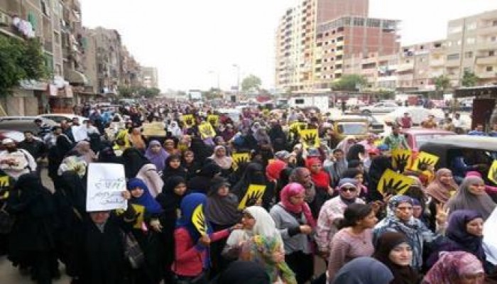 انضمام حشود ثوار شبرا الخيمة لثوار المطرية في جمعة "الانقلاب أصل الخراب"