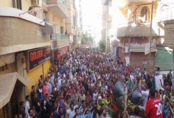 ثوار ‏أسيوط‬ ينظمون مسيرة رغم حصار ‏الأمن‬ وتمركز القوات بالمحافظة "الانقلاب أصل الخراب"