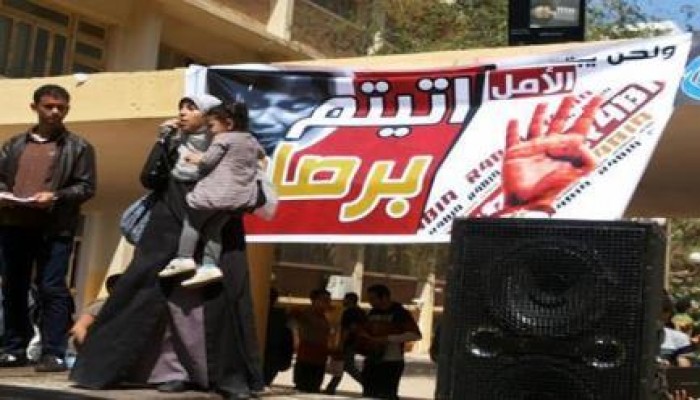 طلاب الإسكندرية ينظمون احتفالية "أيتام برصاصة" ويتظاهرون بـ"لمبة الجاز"