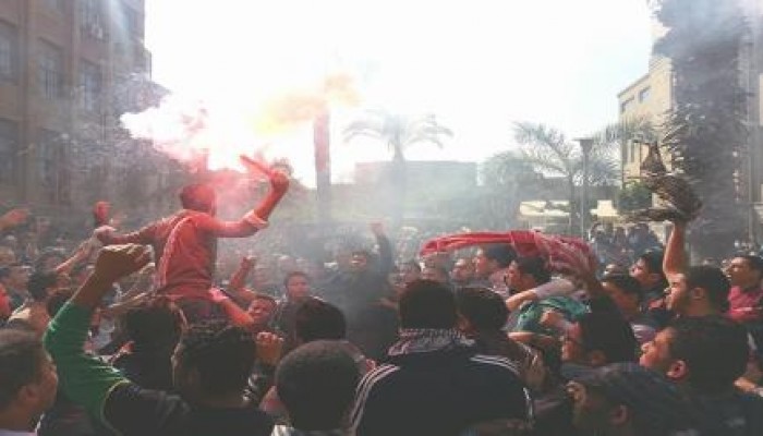 طلاب الأزهر يتظاهرون بميدان رابعة في الذكرى الثامنة للفض