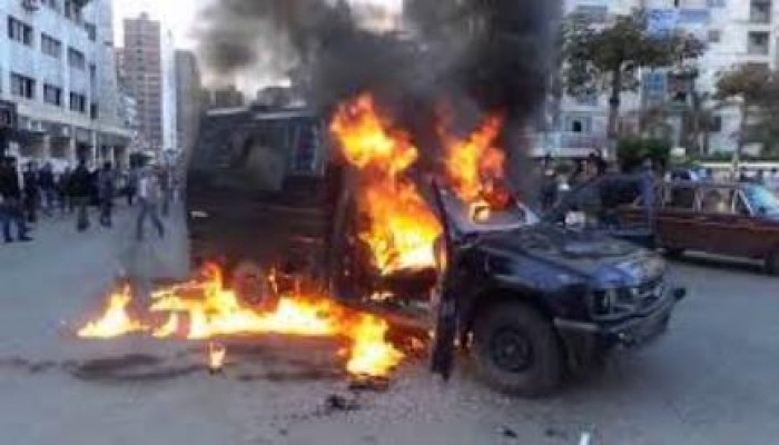 مجهولون يشعلون النيران في سيارة ضابط شرطة بطنطا