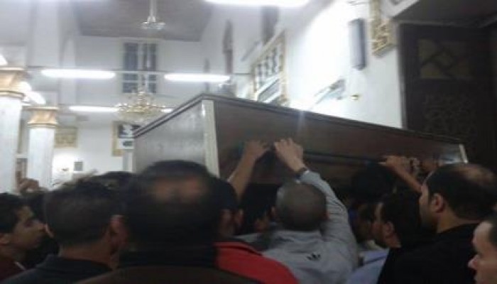 بالصور.. طلاب القاهرة يشيعون شهيد "الجامعة"  محمد عادل