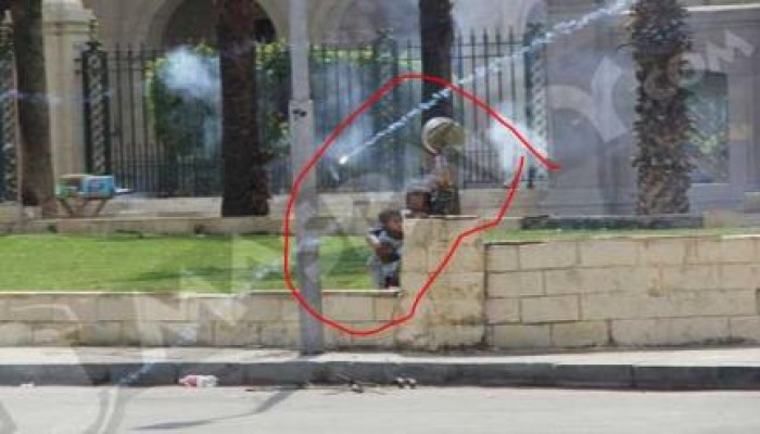 محمد الدرة يظهر في تظاهرات جامعة القاهرة