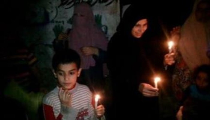 كفر الشيخ: وقفة ليلية أثناء إنقطاع الكهرباء بقرية ميت الديبة مركز قلين