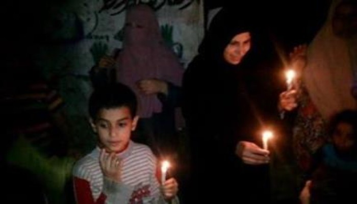 كفر الشيخ: وقفة ليلية أثناء إنقطاع الكهرباء بقرية ميت الديبة مركز قلين
