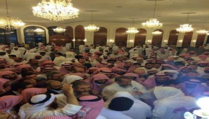 بالفيديو: الشيخ محمد بن صالح المنجد يعفو عن قاتل نجله.. ويلقي كلمة عن الصبر