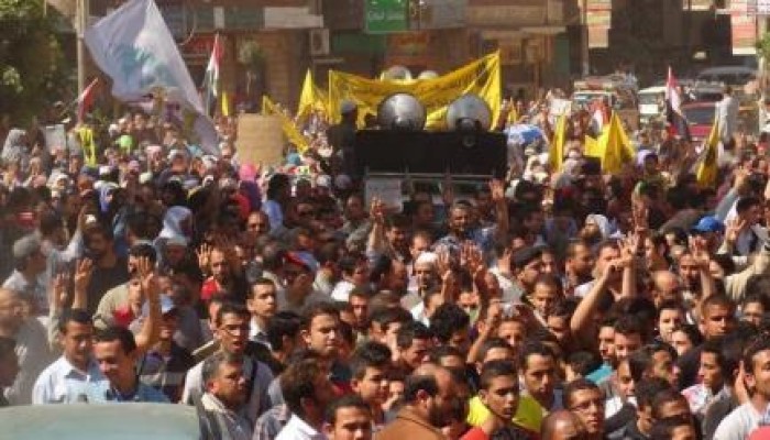 "مصر ليست تكية" .. حشود ضخمة من ثوار منيا القمح بالشرقية في مسيرة صباحية