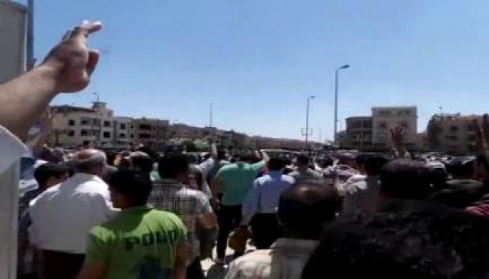 "مصر ليست تكية" .. مسيره حاشدة في القاهرة الجديدة منندة بحكم العسكر