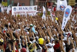 وقفة احتجاجية ضد أحكام الإعدام بمصر في "ألازيغ" التركية