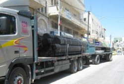 في عهد السيسي: مسلحون يستولون على سيارة محملة بـ 36 طن حديد بالمنيا