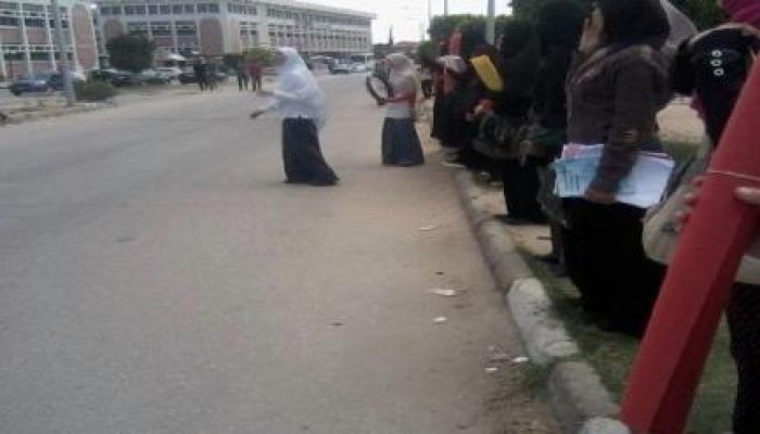 سلسلة ومسيرة مناهضة للانقلاب بجامعة القناة رغم مطاردة الأمن