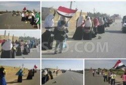 سلسلة بشرية ضد الانقلاب بطريق بلبيس الاسماعيلية
