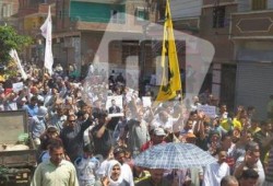 أهالي قرية العدوة في جمعة حاميها حراميها: احلف بسماها وبترابها ..السيسي هو اللي خربها