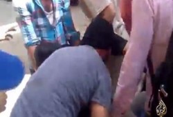 شاهد تأثر وغضب الأهالي أمام مشرحة الفيوم بعد مقتل الشهيدة "رضا رمضان"