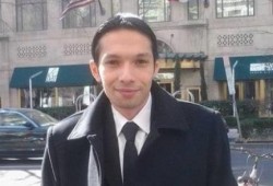 مخابرات قطر ترصد صحفيا يجمع معلومات عن رافضي الانقلاب بالدوحة