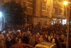 مسيرة ليلية حاشدة لأهالي دمنهور ضمن فعاليات"حاميها حراميها"