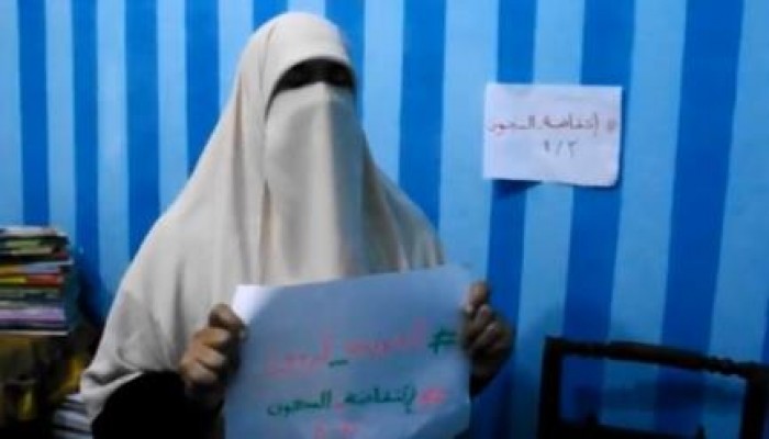 بالفيديو.. زوجة معتقل بالعامرية: "انت أشرف واحد في الدنيا وكمل مسيرتك"